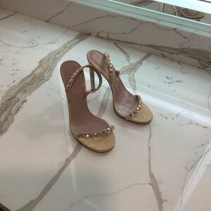 Elegant Gucci Vintage Cream Jeweled Strap Women's Sandals